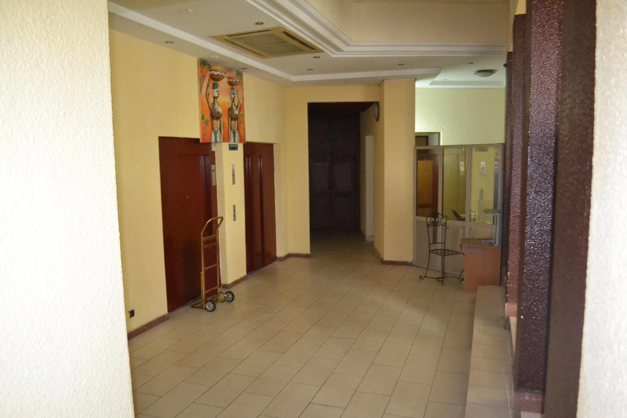 Hotel Akena City Bonaberi Bagian luar foto