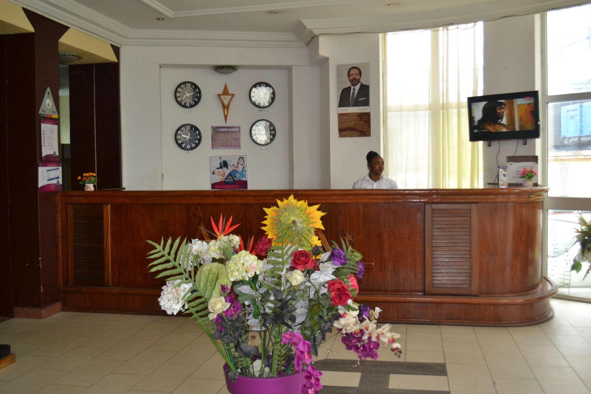 Hotel Akena City Bonaberi Bagian luar foto