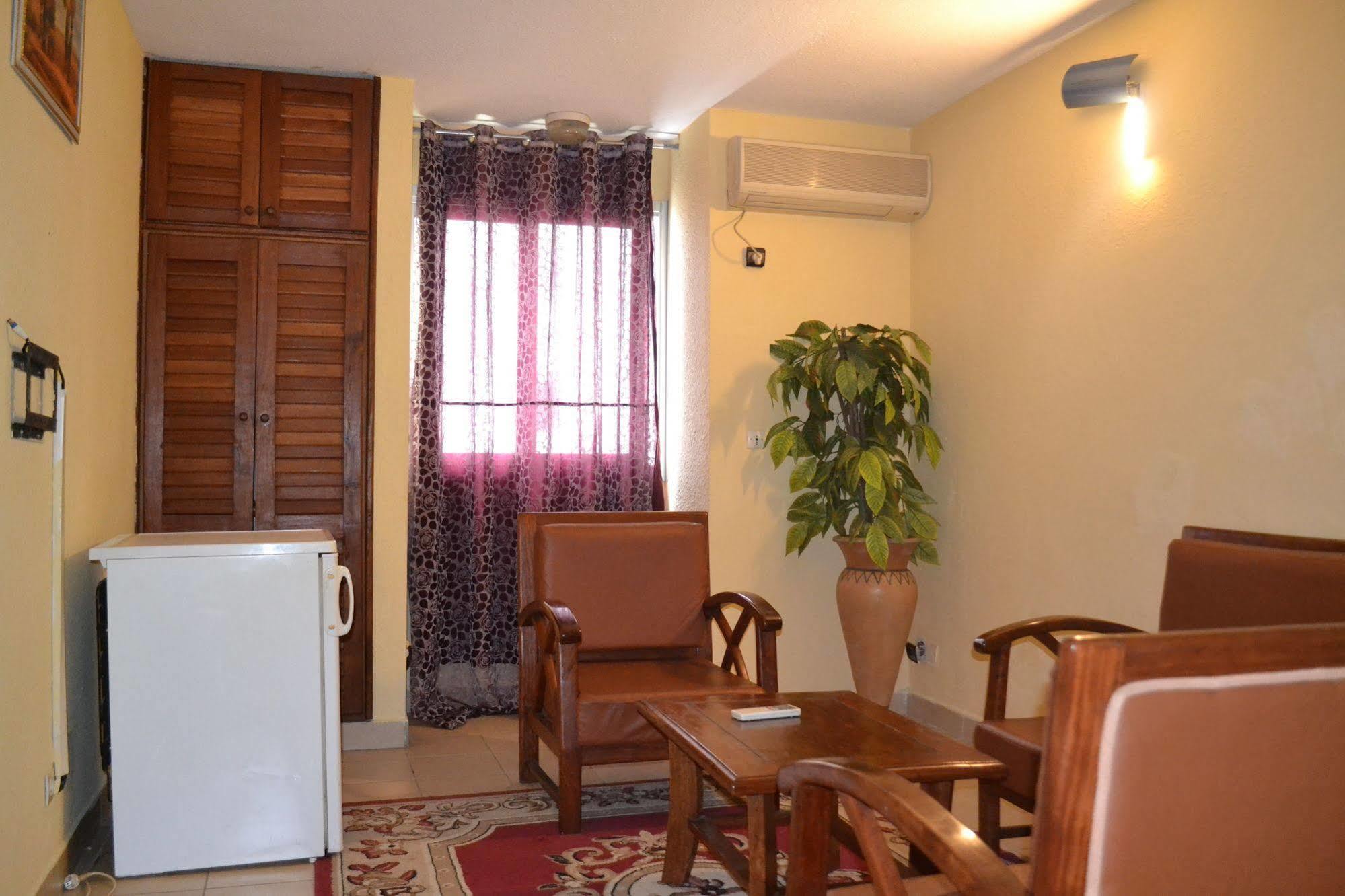 Hotel Akena City Bonaberi Bagian luar foto