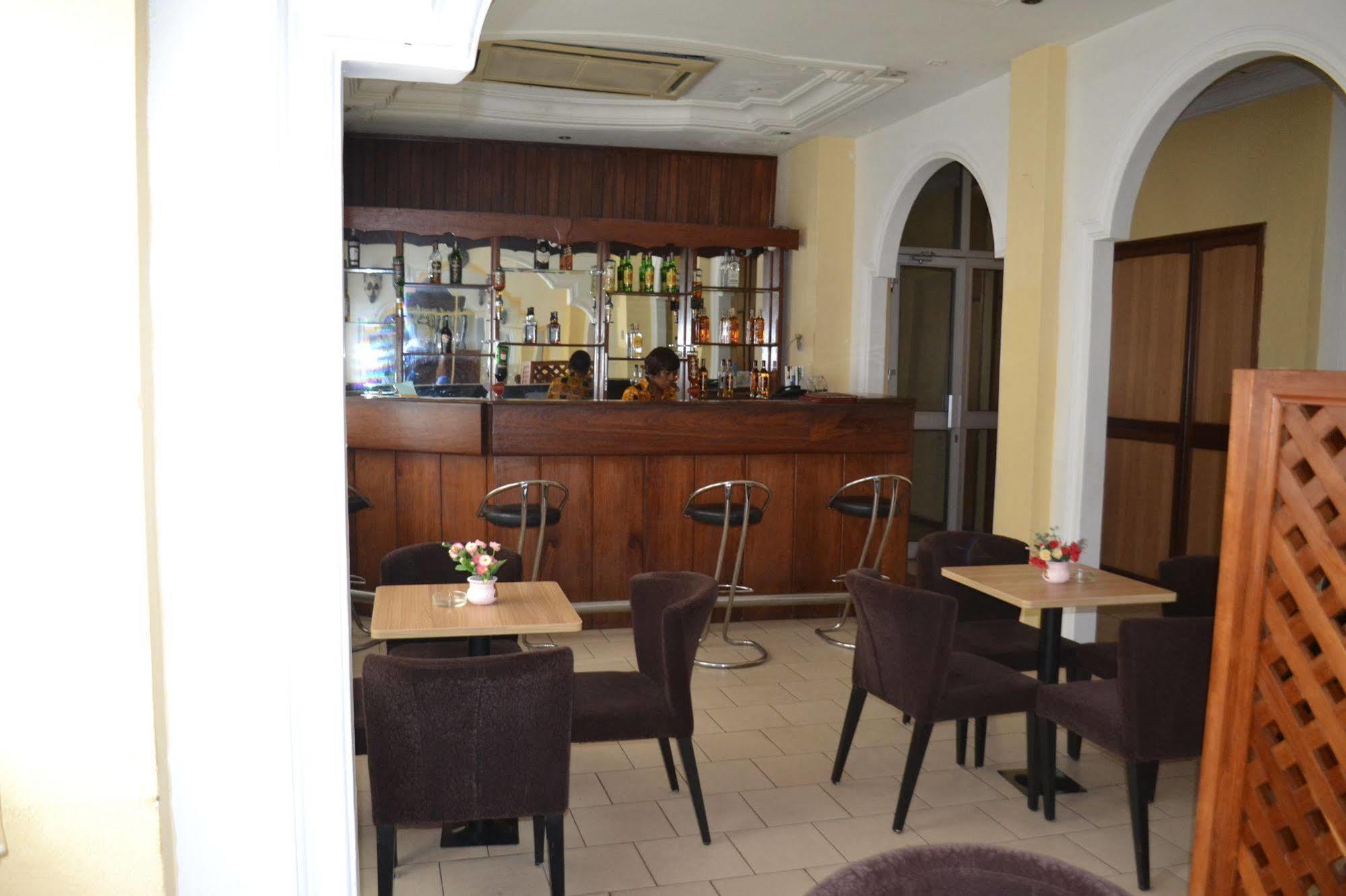 Hotel Akena City Bonaberi Bagian luar foto